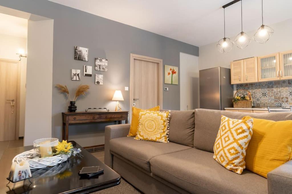 Elenis Cozy Apartment Larissa Exterior photo