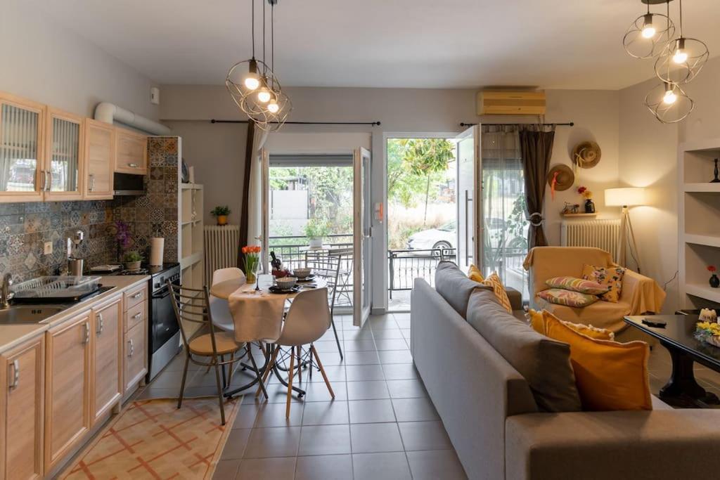 Elenis Cozy Apartment Larissa Exterior photo